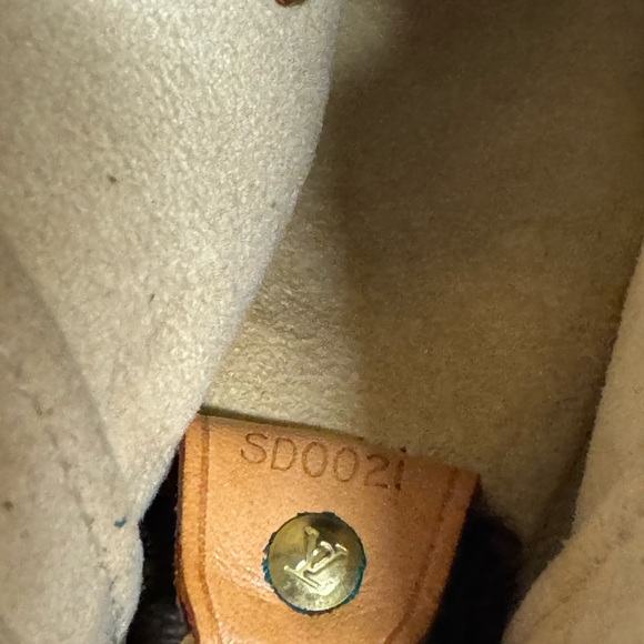 JR12154 Louis Vuitton Monogram Looping GM - Picture 4 of 8